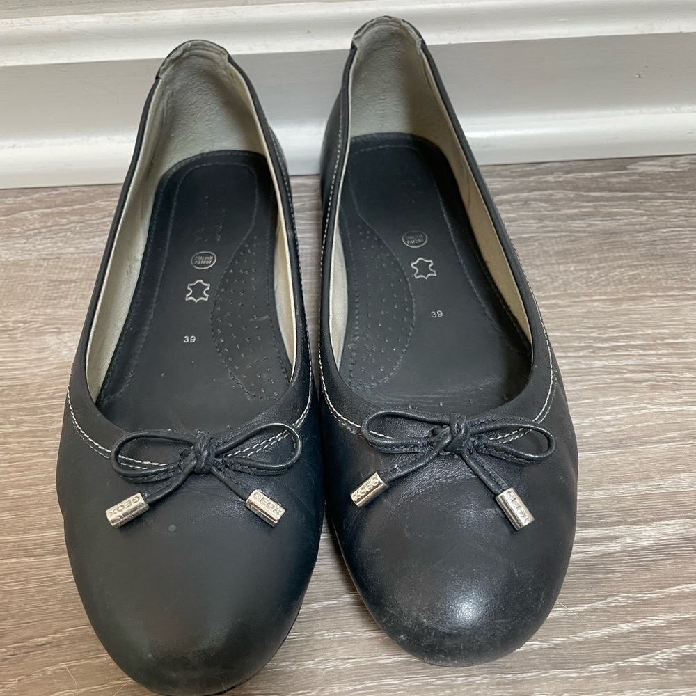 Geox leather shoes, super comfortable size 39 European/8.5 US
